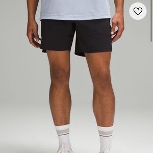 Lululemon License to Train Shorts 7” sz. L